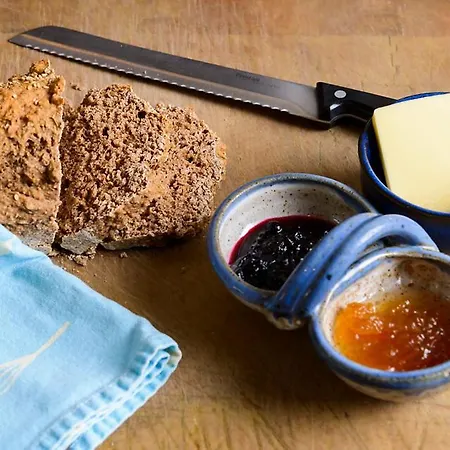 לינה וארוחת בוקר An Capall Dubh